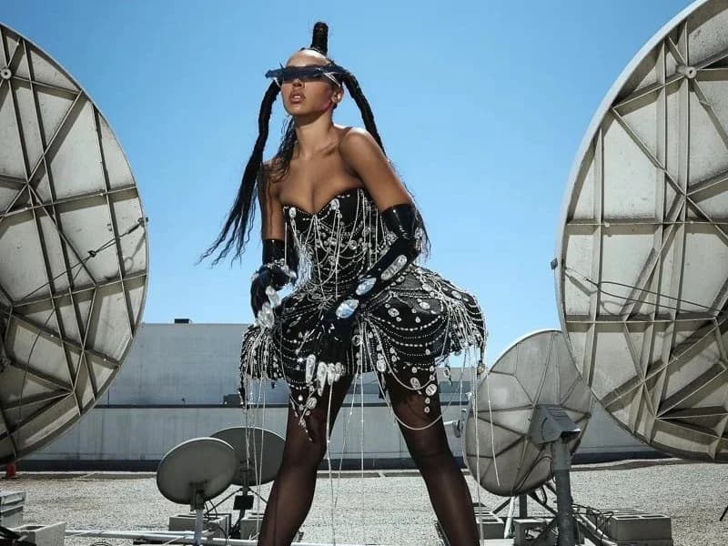 I Love To Get 2 On: Tinashe Tribute