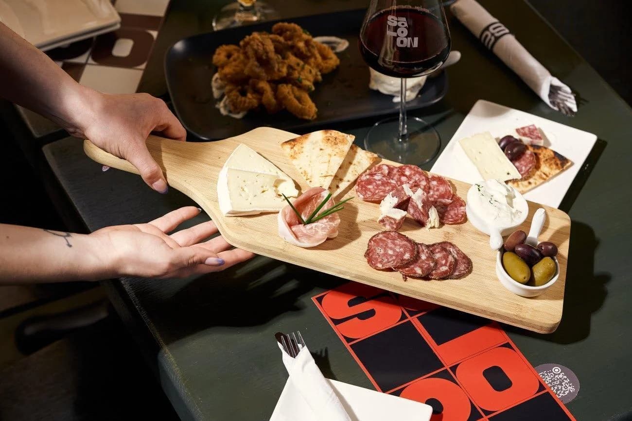 Saloon Bistro Bar
